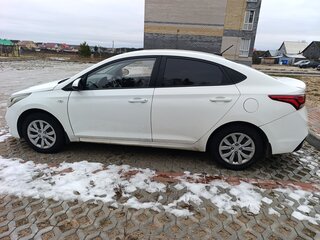 2017 Hyundai Solaris II, белый, 835000 рублей, вид 4
