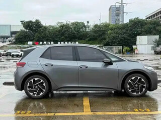 2024 Volkswagen ID.3 57.3 kWh I, серый, 2584099 рублей, вид 4