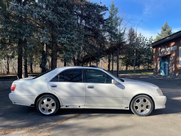 2001 Toyota Crown XI (S170), белый, 1300000 рублей - вид 2