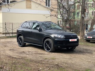 2011 Volkswagen Touareg II, чёрный, 3500000 рублей, вид 3