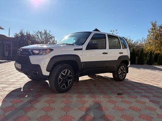 2024 Lada (ВАЗ) Niva Travel I, белый, 1100000 рублей, вид 3