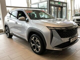2026 Geely Atlas II, серебристый, 3449990 рублей, вид 3