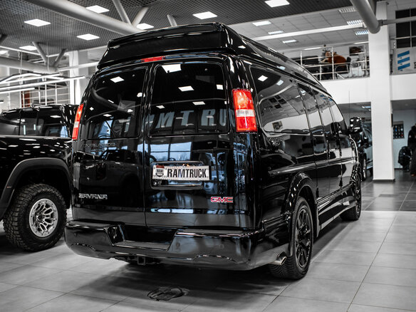 2024 GMC Savana I Рестайлинг, чёрный, 14999999 рублей - вид 9