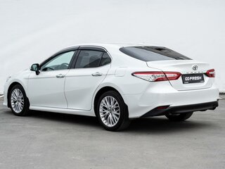 2019 Toyota Camry VIII (XV70), белый, 2920000 рублей, вид 2