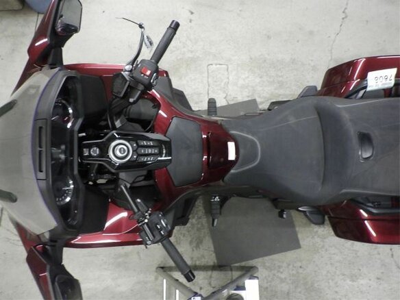 2025 Honda GL 1800 Gold Wing, пурпурный, 4050000 рублей - вид 6