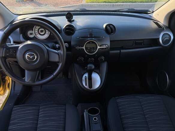 2008 Mazda 2 II (DE), жёлтый, 650000 рублей - вид 6
