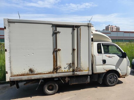 2012 Kia Bongo, белый, 565000 рублей, вид 4