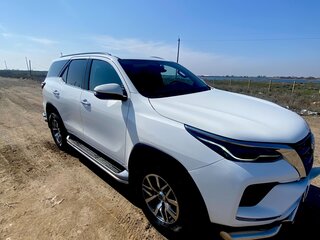 2021 Toyota Fortuner II Рестайлинг, белый, 5000000 рублей, вид 2