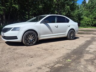 2017 Skoda Octavia III (A7) Рестайлинг, белый, 820000 рублей, вид 5