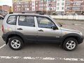 2011 Chevrolet Niva I Рестайлинг, серый, 450000 рублей - вид 2