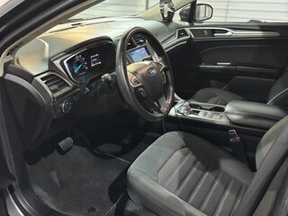 2020 Ford Fusion (North America) II Рестайлинг, серый, 1820000 рублей, вид 5