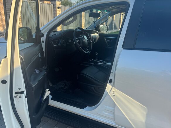 2021 Toyota Fortuner II Рестайлинг, белый, 4299000 рублей - вид 10