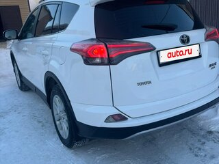 2016 Toyota RAV4 IV (XA40) Рестайлинг, белый, 2500000 рублей, вид 1