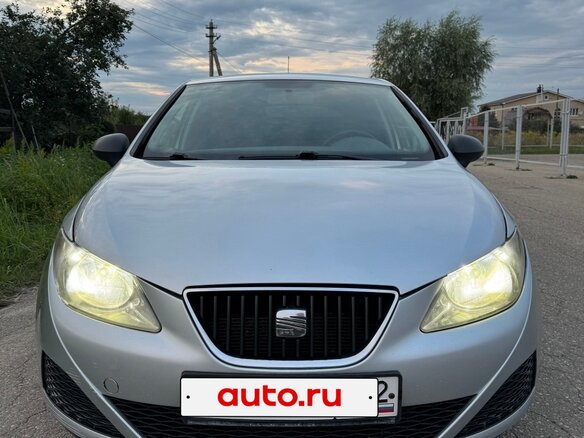 2008 SEAT Ibiza IV, серебристый, 400000 рублей - вид 1