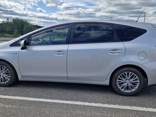2017 Toyota Prius v (+) I Рестайлинг (ZVW40/41), серебристый, 1950000 рублей, вид 4