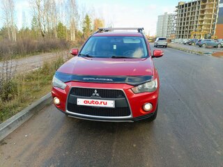 2011 Mitsubishi Outlander II Рестайлинг, красный, 930000 рублей, вид 3