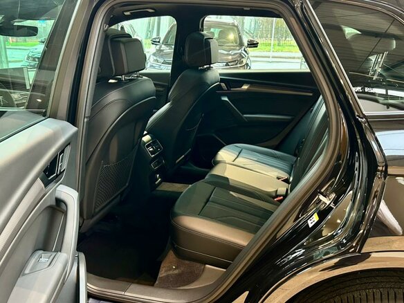 2025 Audi Q5 L 45 TFSI II (FY) Рестайлинг, чёрный, 6080000 рублей - вид 5