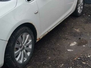 2010 Opel Astra J, белый, 400000 рублей, вид 4