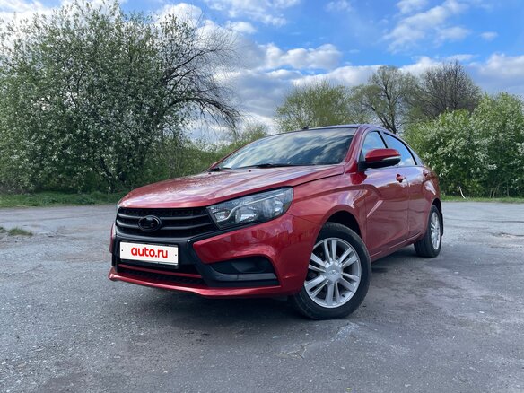 2016 Lada (ВАЗ) Vesta I, красный, 650000 рублей