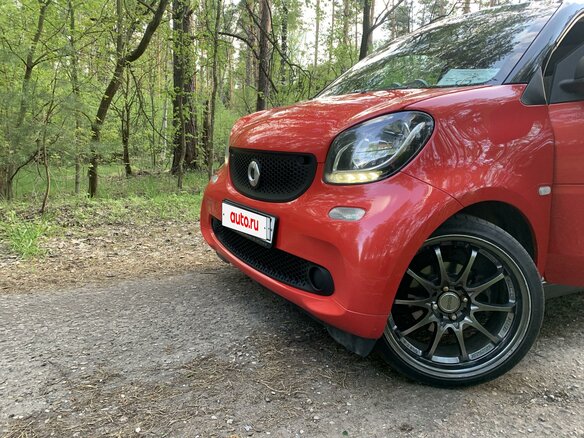 2017 Smart Fortwo III, красный, 1300000 рублей - вид 15