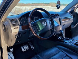 2005 Volkswagen Touareg I, чёрный, 1070000 рублей, вид 5