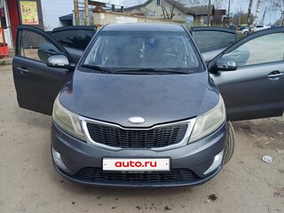 2013 Kia Rio 5-speed III, серый, 720000 рублей, вид 2