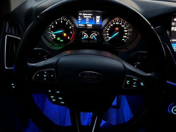 2017 Ford Focus III Рестайлинг, серый, 1200000 рублей - вид 19