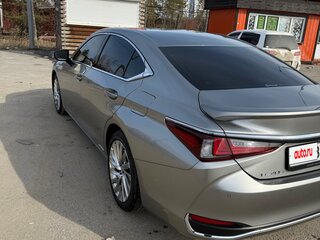 2020 Lexus ES 300h VII, серый, 4800000 рублей, вид 4