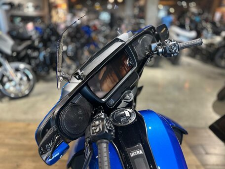 2025 Harley-Davidson Street Glide Ultra, синий, 4150000 рублей, вид 3