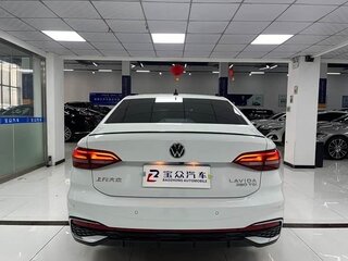 2022 Volkswagen Lavida III Рестайлинг, белый, 1550000 рублей, вид 5