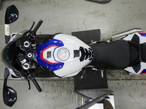 2021 BMW M 1000 RR, белый, 1860000 рублей - вид 6