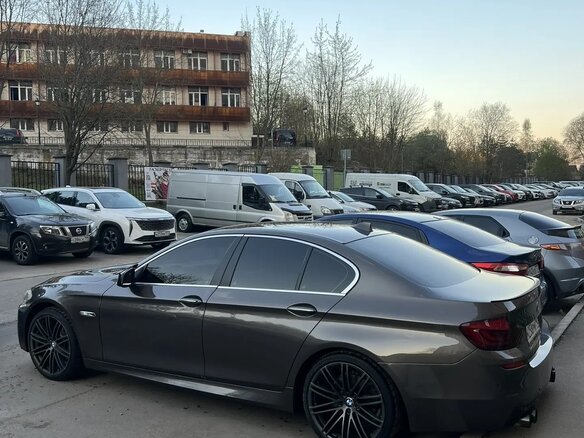 2013 BMW 5 серии 520i VI (F10/F11/F07), коричневый, 1500000 рублей - вид 9