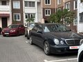 2001 Mercedes-Benz E-Класс 220 II (W210, S210) Рестайлинг, синий, 700000 рублей - вид 2