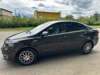 2017 Kia Rio III Рестайлинг, коричневый, 1400000 рублей, вид 3