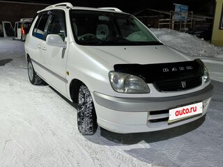 2001 Toyota Raum I, белый, 430000 рублей, вид 5
