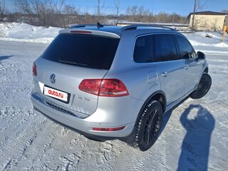 2011 Volkswagen Touareg II, серебристый, 1850000 рублей, вид 4