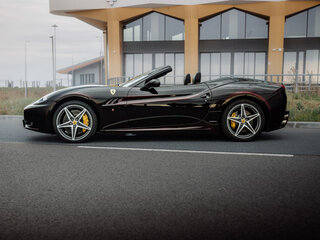 2011 Ferrari California I, чёрный, 8699000 рублей, вид 2