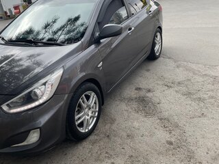 2014 Hyundai Solaris I, серый, 700000 рублей, вид 3