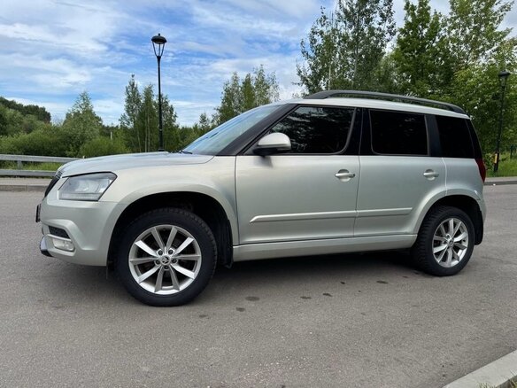 2015 Skoda Yeti I Рестайлинг, серебристый, 1050000 рублей - вид 7