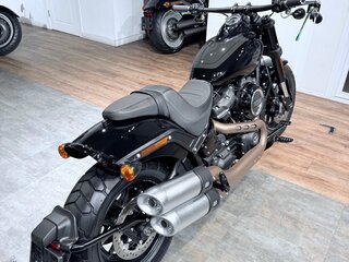 2018 Harley-Davidson Fat Bob, чёрный, 1699000 рублей, вид 5