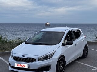 2017 Kia Ceed II Рестайлинг, белый, 1500000 рублей, вид 1