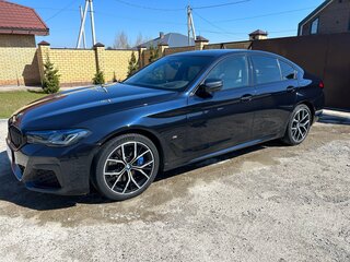2020 BMW 5 серии 530d xDrive VII (G30/G31/G38) Рестайлинг, чёрный, 5500000 рублей, вид 4