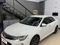 2017 Toyota Camry VII (XV50) Рестайлинг 2, белый, 2100000 рублей