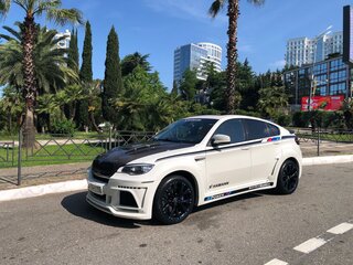 2012 BMW X6 M I (E71) Рестайлинг, белый, 3350000 рублей, вид 1