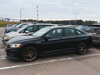 2021 Volkswagen Jetta GLI VII Рестайлинг, чёрный, 2100000 рублей, вид 2