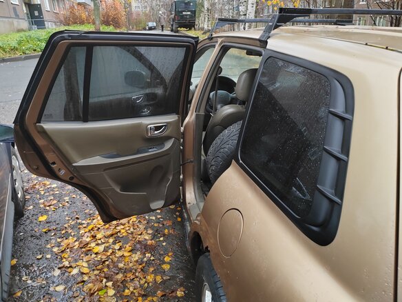 2001 Hyundai Santa Fe I, золотистый, 250000 рублей - вид 10