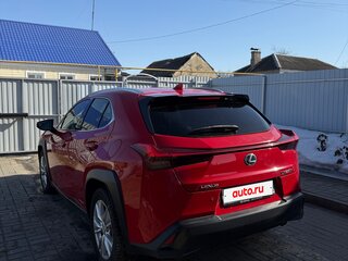 2020 Lexus UX 250h I, красный, 3500000 рублей, вид 4