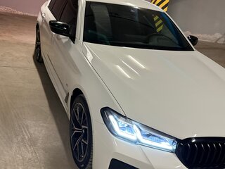 2021 BMW 5 серии 520d xDrive VII (G30/G31/G38) Рестайлинг, белый, 5550000 рублей, вид 4