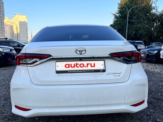 2022 Toyota Corolla Sporty XII (E210) Рестайлинг, белый, 1850000 рублей, вид 5