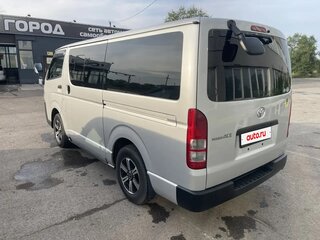 2018 Toyota HiAce H200 Рестайлинг, серебристый, 3799000 рублей, вид 3